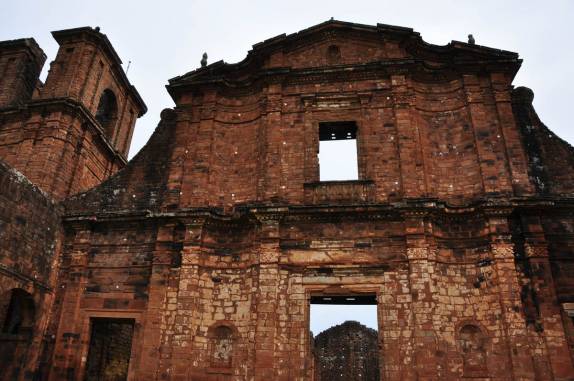 Fachada da antiga igreja de São Miguel Arcanjo, em São Miguel das Missões, no Rio Grande do Sul